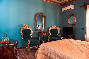 Ilion Hotel Suites