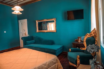 Ilion Hotel Suites