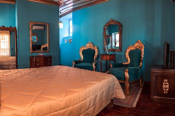 Ilion Hotel Suites