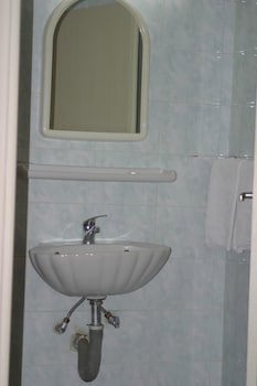 Alma Hotel
