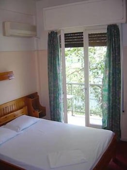 Alma Hotel