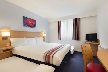 Ramada By Wyndham Wakefield