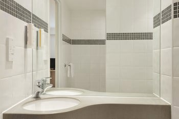 Ramada By Wyndham Wakefield