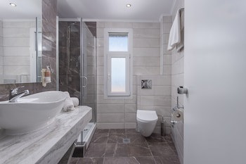 Alia Palace Hotel - Adults Only fotoğrafı