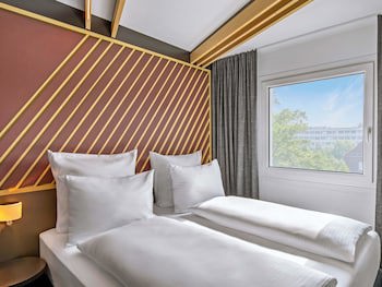 B&B HOTEL Hamburg-Airport fotoğrafı