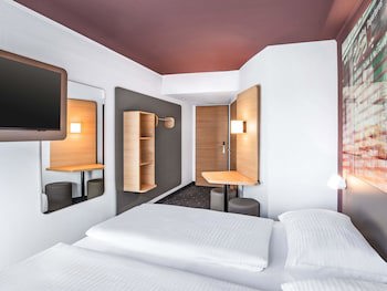 B&B HOTEL Hamburg-Airport fotoğrafı