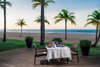 Courtyard By Marriott Isla Verde Beach Resort