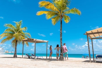 Courtyard By Marriott Isla Verde Beach Resort