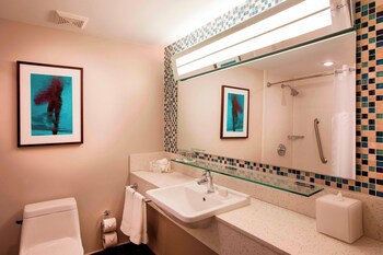 Courtyard By Marriott Isla Verde Beach Resort