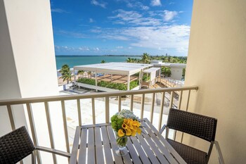 Courtyard By Marriott Isla Verde Beach Resort