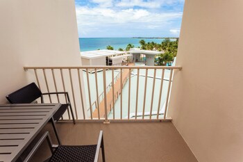 Courtyard By Marriott Isla Verde Beach Resort