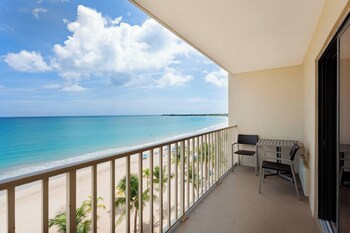 Courtyard By Marriott Isla Verde Beach Resort