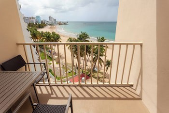 Courtyard By Marriott Isla Verde Beach Resort