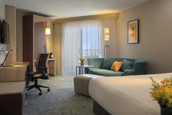Courtyard By Marriott Isla Verde Beach Resort