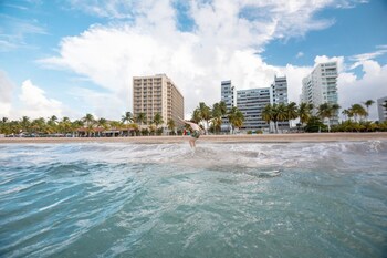 Courtyard By Marriott Isla Verde Beach Resort