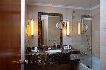 Radisson Blu Martinez Hotel, Beirut