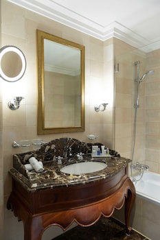 Radisson Blu Martinez Hotel, Beirut