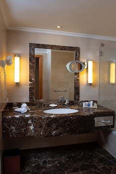 Radisson Blu Martinez Hotel, Beirut