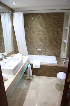 Grand Kadri Hotel