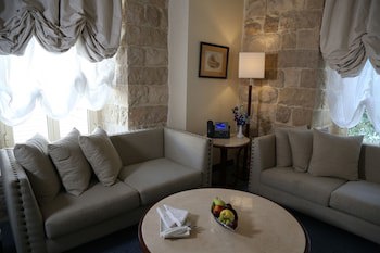 Grand Kadri Hotel