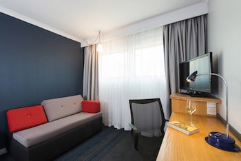 Holiday Inn Express Swansea - East, An Ihg Hotel