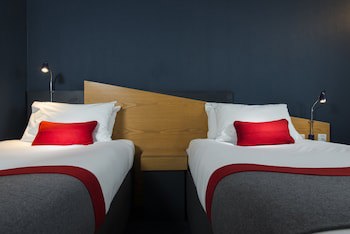 Holiday Inn Express Swansea - East, An Ihg Hotel