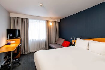 Holiday Inn Express Swansea - East, An Ihg Hotel
