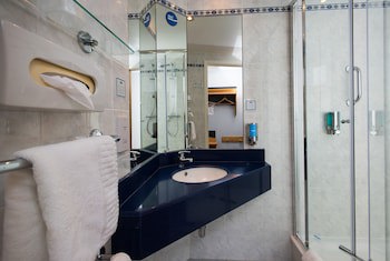 Holiday Inn Express Swansea - East, An Ihg Hotel