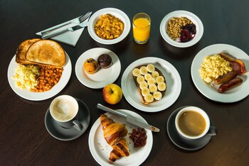 Holiday Inn Express Swansea - East, An Ihg Hotel
