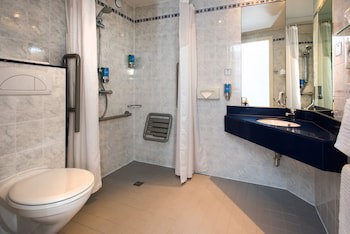 Holiday Inn Express Swansea - East, An Ihg Hotel
