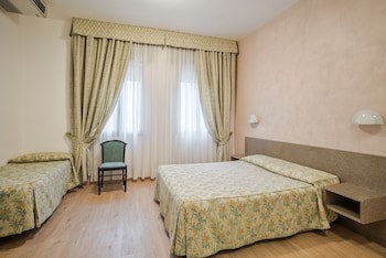 Hotel Garibaldi galeri fotoğrafı