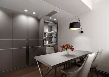 Holiday Suites galeri fotoğrafı
