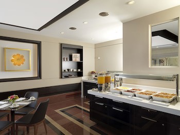 Holiday Suites galeri fotoğrafı