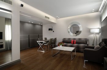 Holiday Suites galeri fotoğrafı