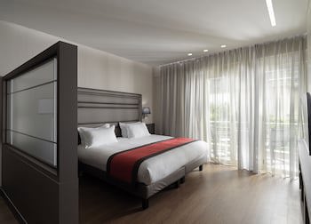 Holiday Suites fotoğrafı