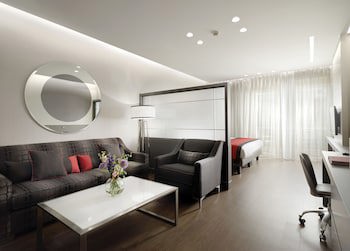 Holiday Suites galeri fotoğrafı
