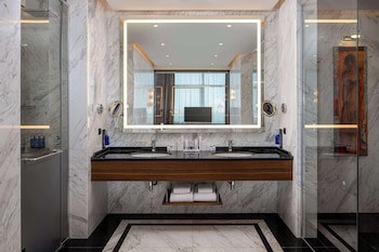 Radisson Blu Leogrand Hotel