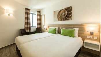 Ax Odycy Hotel