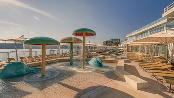 Ax Odycy Hotel