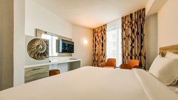 Ax Odycy Hotel