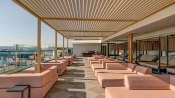 Ax Odycy Hotel