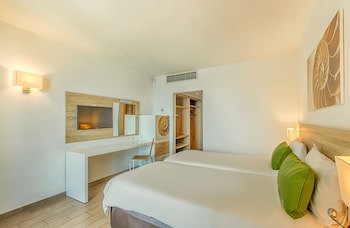 Ax Odycy Hotel