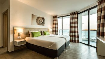 Ax Odycy Hotel