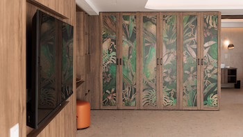 Ax Odycy Hotel