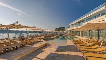 Ax Odycy Hotel
