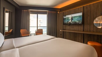 Ax Odycy Hotel