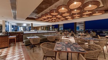 Ax Odycy Hotel