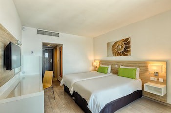 Ax Odycy Hotel
