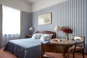 Grand Hotel