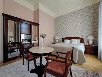 Grand Hotel